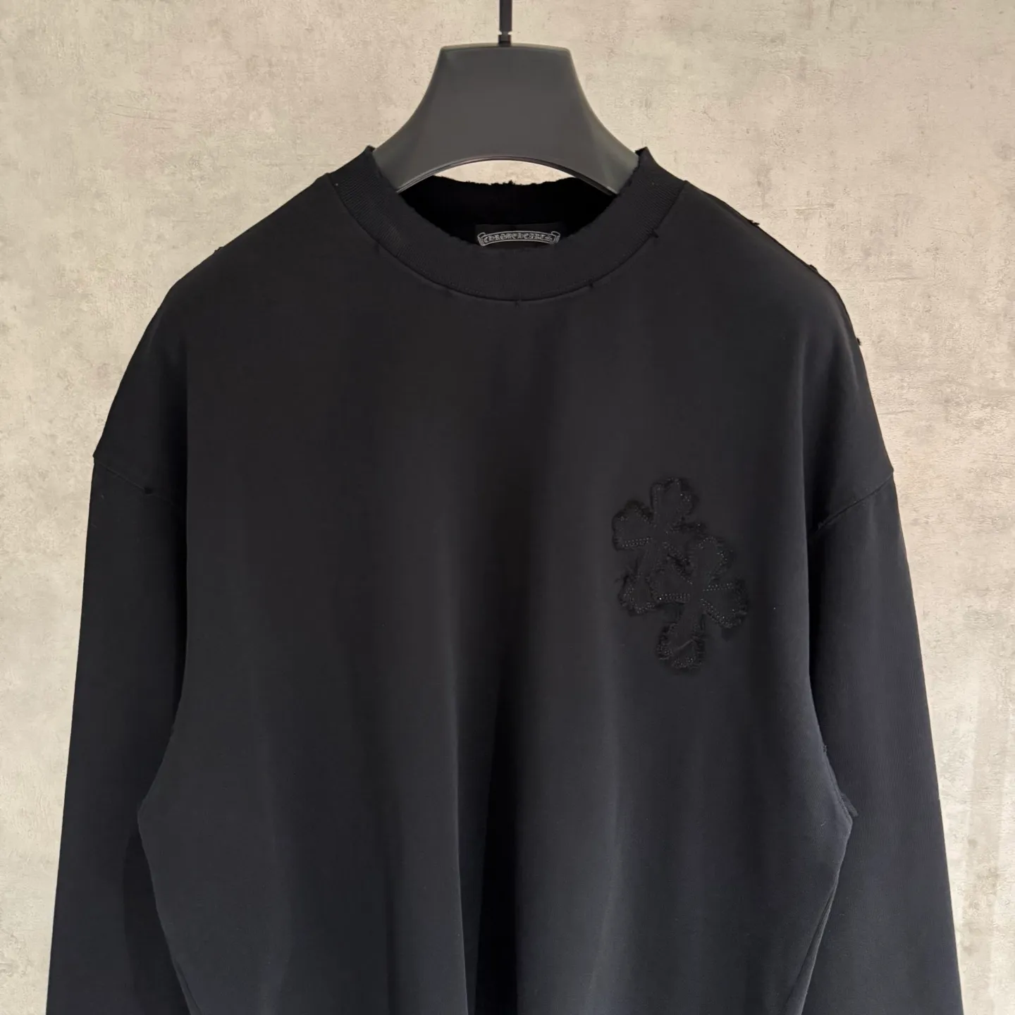 🅿️360 [Strict quality control] CH Croixin's new long-sleeved sweatshirt T-shirt. Heavy 340g double yarn fabric. Wash the whole garment twice. Frayed and torn on all four sides. Heavy fabric. The neckline is made of icy Salona. Loose fit. Deep, wide and stylish. No deformation or shrinkage. Color: 3 colors, black, white and gray. Size: M-2xl